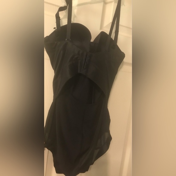 Nwot Maidenform Shapewear - Picture 3 of 6